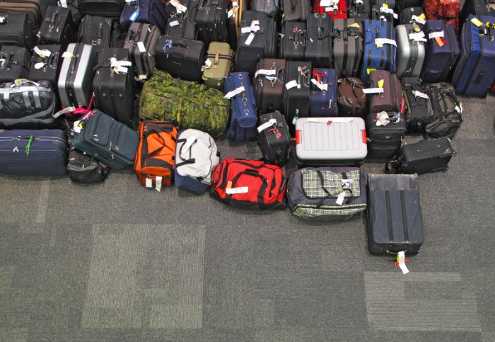 bagasi barang tercatat pesawat diperbolehkan dibawa penerbangan dilarang masuk