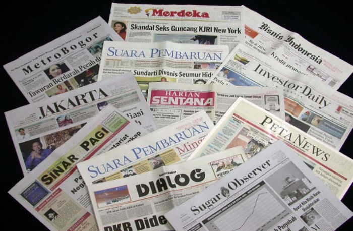 Berita yang disajikan dalam koran majalah atau tabloid disebut berita