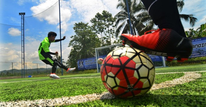 Tempat pendeklarasian sepak bola mini di indonesia adalah