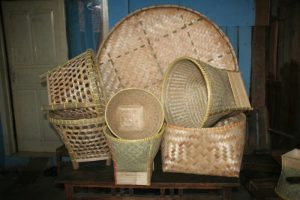 Ukiran toraja ukir seni khas jepara sulawesi selatan pahat wajib pengertian antarafoto kerajinan perbedaan teknik dari makassar cendera diborong kaya